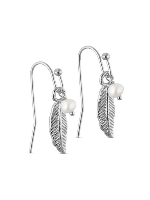 PURE BY NAT - HOOK EARRINGS FEATHER & PEARL