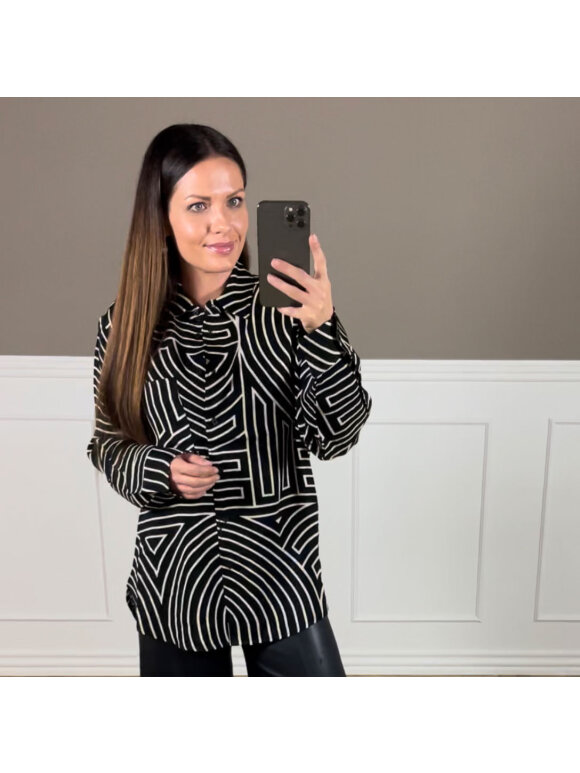 SECOND FEMALE - LIVEN SHIRT