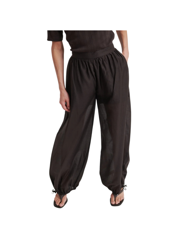 SECOND FEMALE - HIDIE TROUSERS